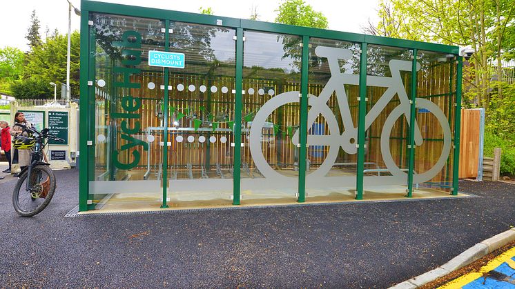 Kenley station cycle hub