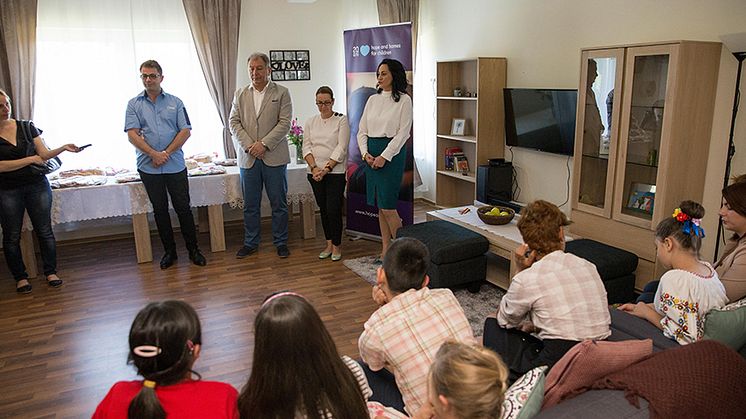 Evenimentul de inaugurare al casei de tip familial din Bistrița