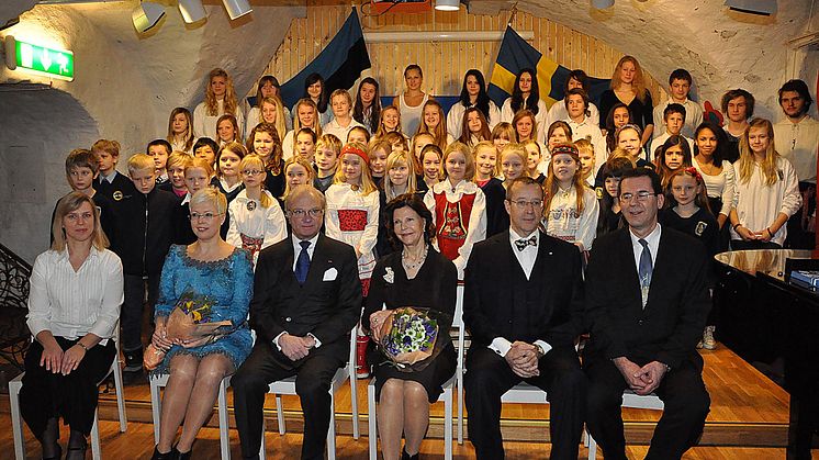 Kungaparet på besök i Estniska Skolan