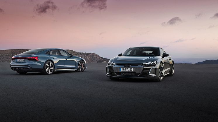 Audi e-tron GT (Kemoragrå) og Audi RS e-tron GT (Daytonagrå)