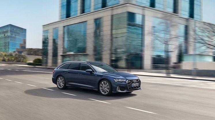 Audi A6 Avant TFSI e quattro (Firmamentblå)