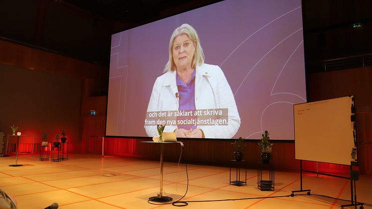 Hälsning från socialtjänstministern.