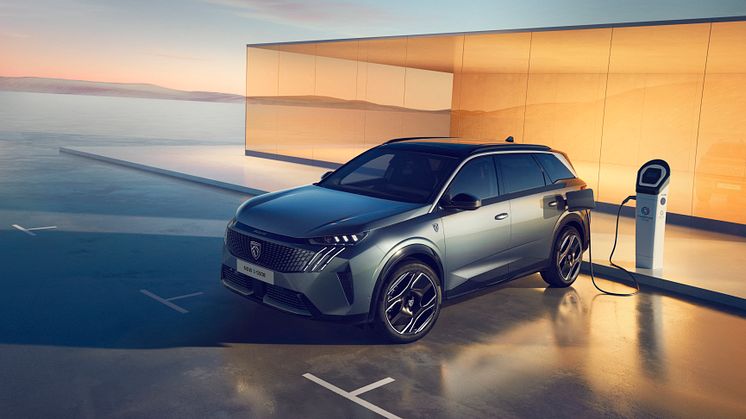 PEUGEOT_E5008_2403STYP_109