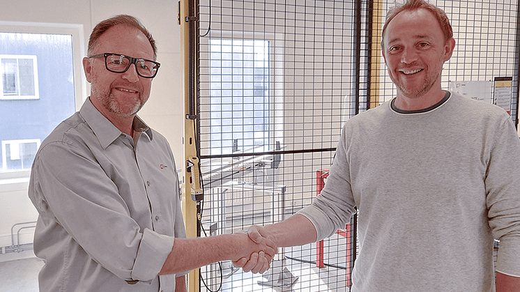 Dan Assarsson hälsar Sylvain Winge Pasquet välkommen!