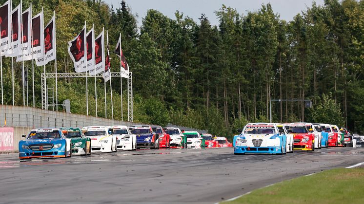 DEKRA er officiel partner for Danish Supercar League