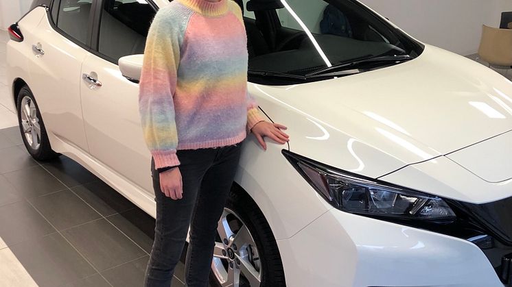 I dag kunne Nissan feire utlevering av Leaf nummer 75.000 i Norge med kake, blomster og festtaler. Silje Starheim fikk overrakt jubileumsbilen av forhandler Mobile Skøyen.