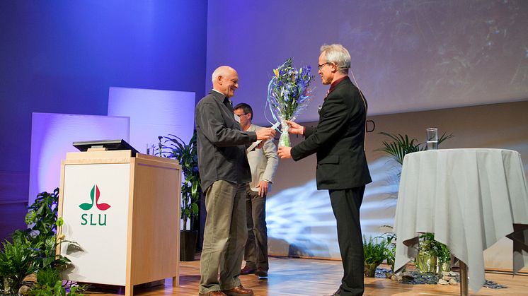 Tomas Lundälv emottar naturvårdspriset 2012