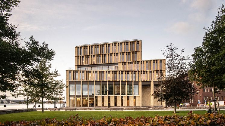 Den nya domstolsbyggnaden för Göta hovrätt och kammarrätten i Jönköping invigdes på torsdagen. 