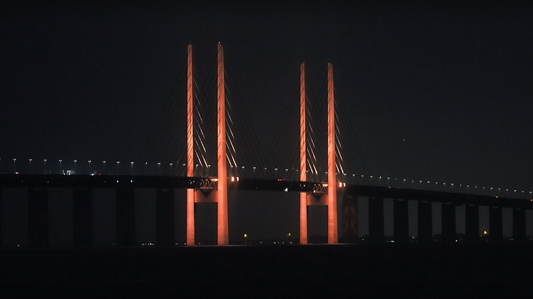 Öresundsbron utanför Malmö kommer att lysa orange under dygnets mörka timmar lördag den 7 oktober för Världens Barn. Foto: Marcus Larsson.