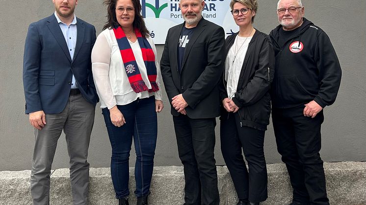 På bilden från vänster: Sebastian Nilsson, Halmstad Hammers Hockey Club, Jessica Bernström, Halmstad Hammers Hockey Club, Anders Nelson IS Halmia, Martina Alvelyck Warbergs IC, Roger Alstersjö Varbergs Parasportförening.