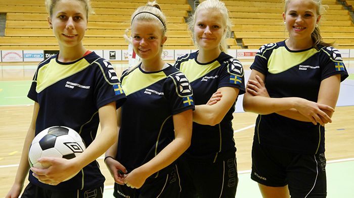Elever från Riksidrottsgymnasiet i Örebro spelar EM i Bulgarien