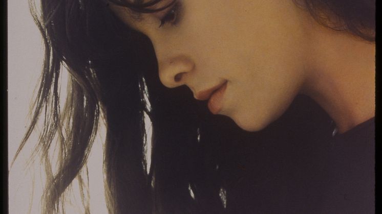 Alanis Morissette_1995_Color Publicity Slide Dupe_Photo by Kate Garner_95-4.tif