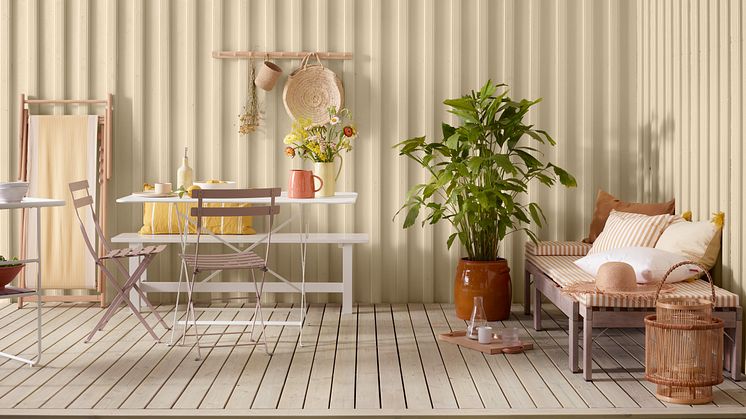 Jotun 12136 Gentle Yellow_terrasse Trebitt 9072 Naturgrå.jpg