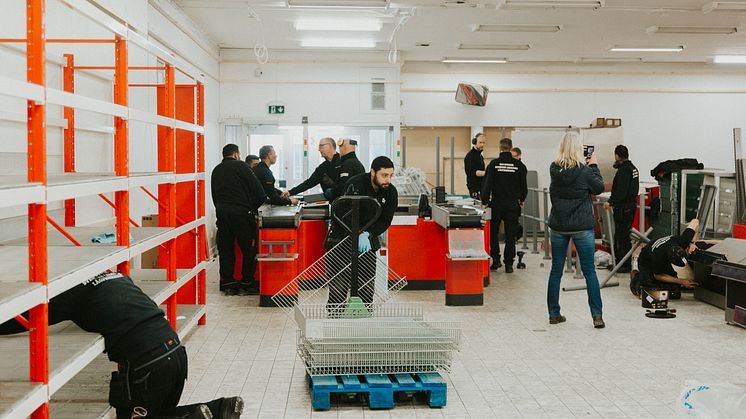 Volontärer från Willys renoverar MatRätt