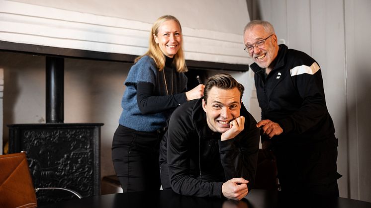 CEO Renate Larsen of the Norwegian Seafood Council, Karsten Warholm and coach Leif Olav Alnes