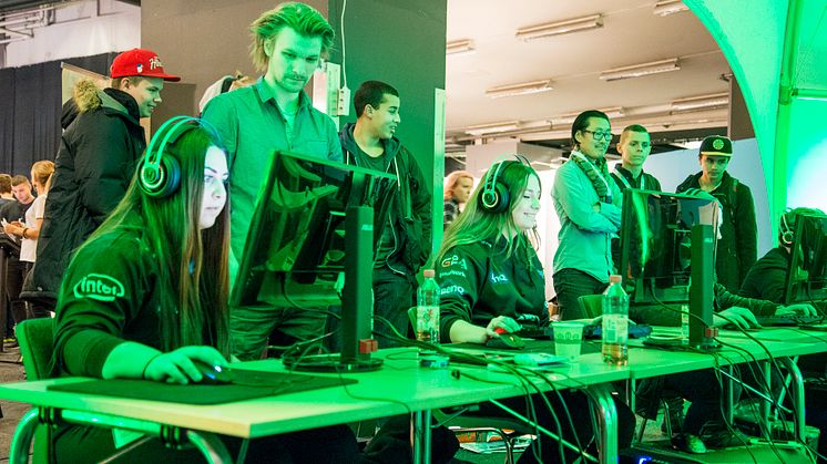 Publiksuccé för e-sport på Kunskap & Framtid