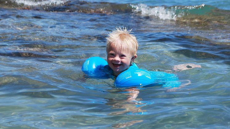 Simma lugnt i sommar! Hälsar Philip 4 år