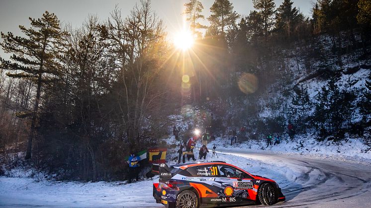Oliver Solberg, Thierry Neuville och Ott Tänak tacklar etapperna runt Umeå i nya Hyundai i20 N Rally1.