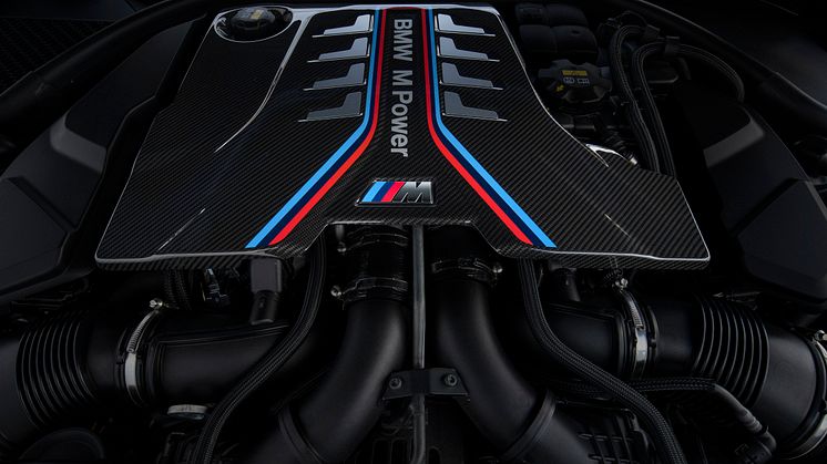 Nya BMW M8