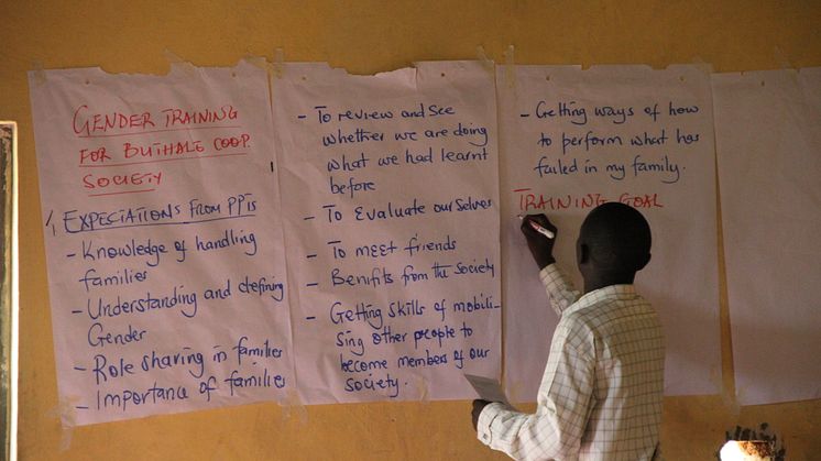 Linda Andersson besöker jämställdhetskurs i Uganda