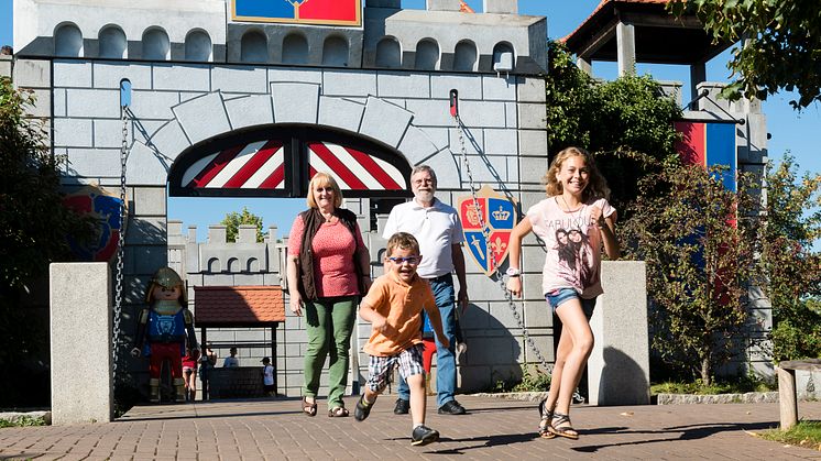 Großelterntag am 13. Oktober:  Oma und Opa erhalten freien Eintritt im PLAYMOBIL-FunPark