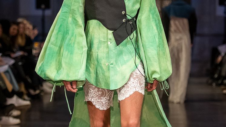 Robin Söderholm in collaboration with Rave Review