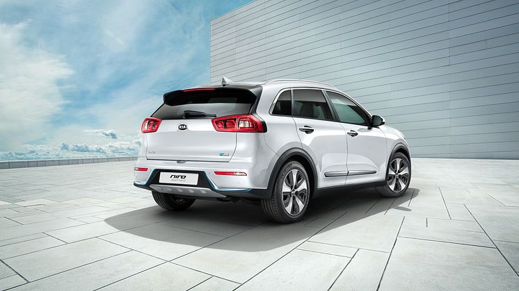 kia_niro_phev_my18_3_4_rear_view_(with_16_rims)_11442_63715