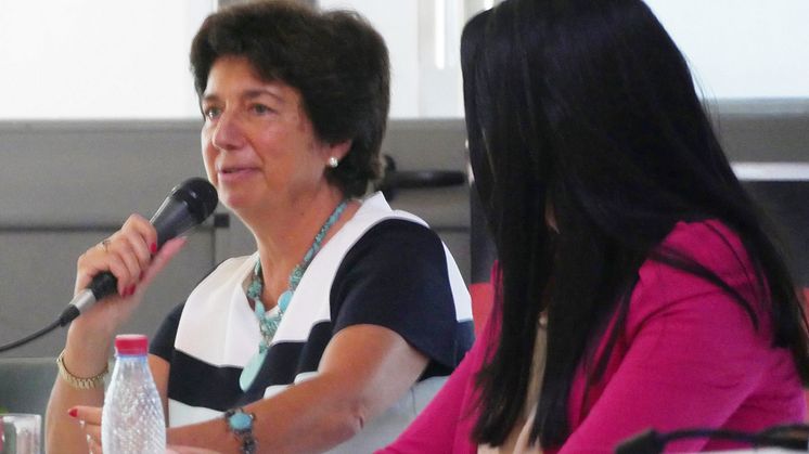Prof. Dr. Dolores Sanchez Bengoa (li.), Programmkoordinatorin Imen Gannouni.