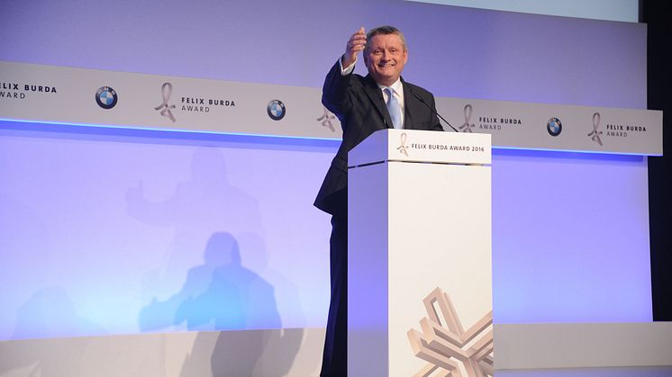 Bundesgesundheitsminister Hermann Gröhe eröffnete den Felix Burda Award 2016