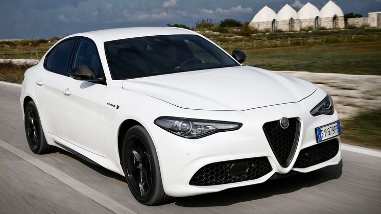 Alfa Romeo Giulia Veloce. Bilen kan være vist med ekstraudstyr. 