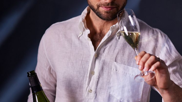 Måns Zelmerlöw Hola Cava