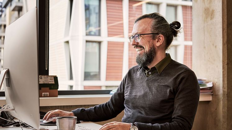 Generative KI am Arbeitsplatz: 9 von 10 Managern in Deutschland erwarten positive Effekte