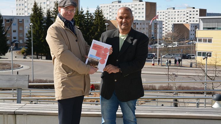 Overrekkelse av innbyggerundersøkelse 05.04.22