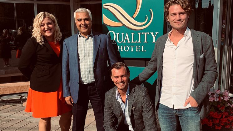 Från vänster: Susanna Ståhl, Director of Operations Quality Hotels Sverige; Anant Vithlani, Vice President Sales Nordic Choice Hotel; Max Müller, VD och medgrundare PushAppy, och Ludvig Bergseije, medgrundare PushAppy.