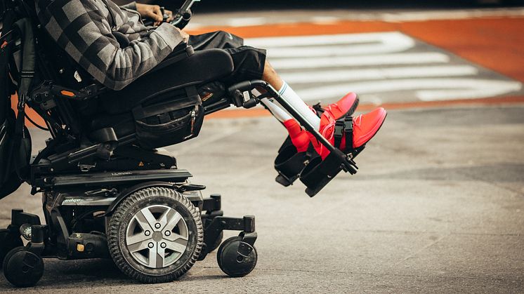 Unga med färdtjänsttillstånd reser gratis hela sommaren. Foto: Jeremy Bishop/Unsplash