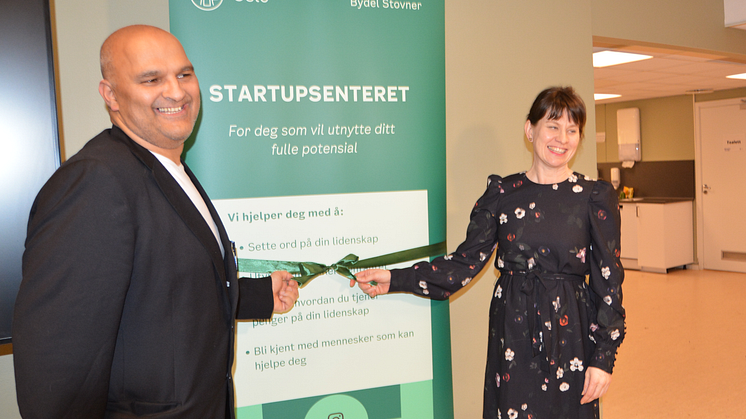 BU-leder Rashid Nawaz og byråd RIna Mariann Hansen åpner Startupsenteret