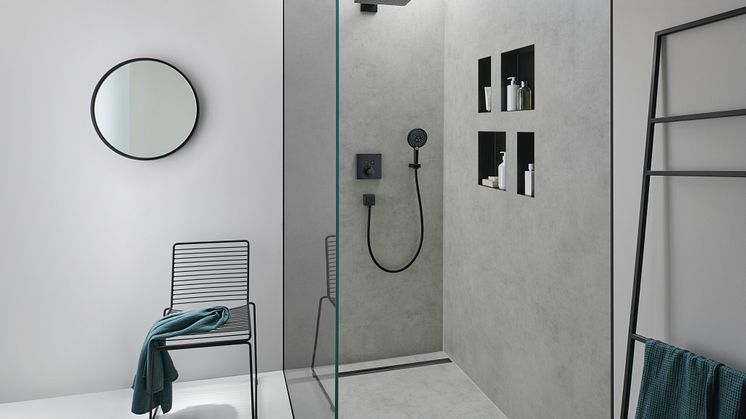 Med de nye hansgrohe RainDrain designafløb får du et fuldendt look i badeværelset. Afløbene passer til hansgrohes eksisterende brusersortiment i design og overflader.