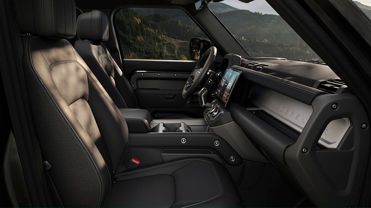 DEF_26MY_CORE_INTERIOR_25052025_05.jpg