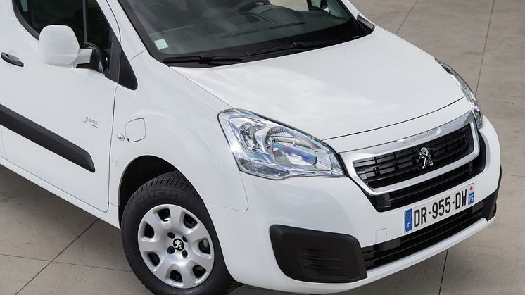 Sverigepremiär för fler varianter av populära Peugeot Partner 
