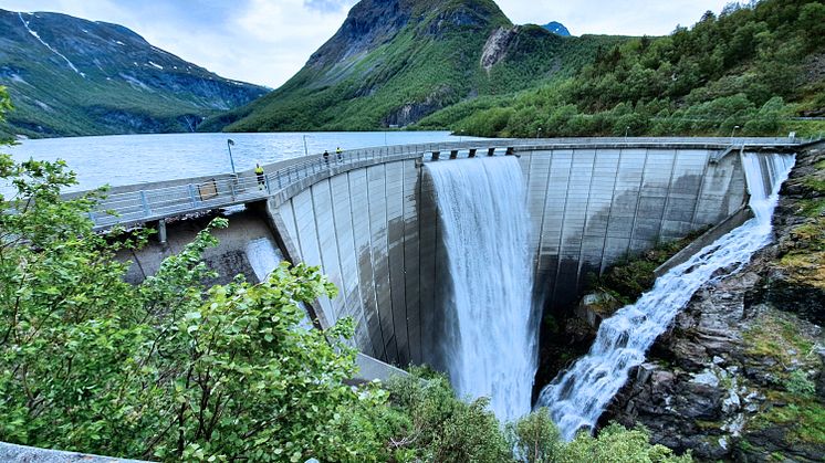 Overløp ved Zakariasdam juni 2019. Foto: TAFJORD