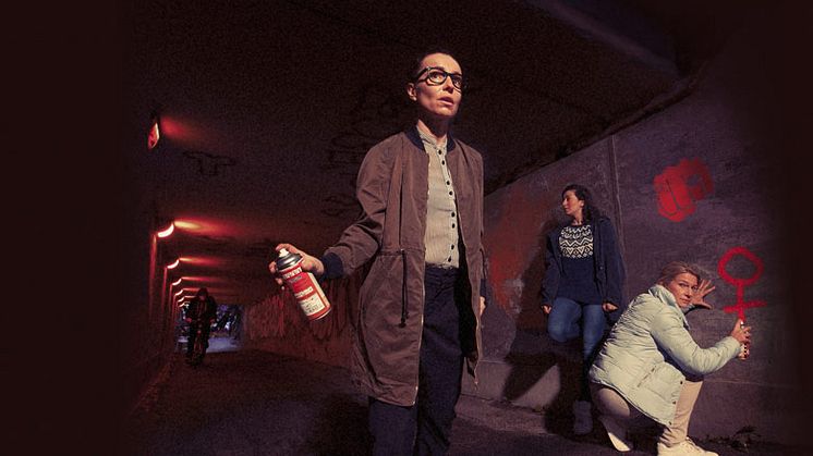 Våld, humor och körsång i Maria Svelands dramatikerdebut