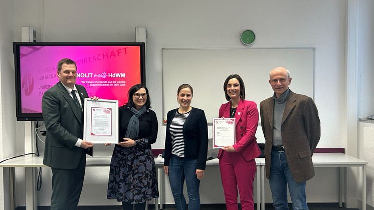 Hochschule der Wirtschaft für Management verleiht Auszeichnung für modernes und nachhaltiges Personalmanagement an RENOLIT Gruppe