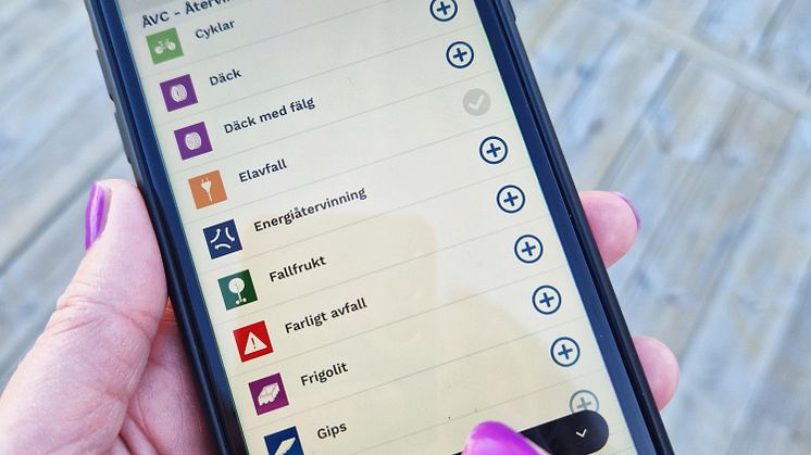 I Kungsbackas avfallsapp kan du nu få en smart packlista så att du lägger avfallet i rätt ordning inför ditt besök på återvinningscentralen.