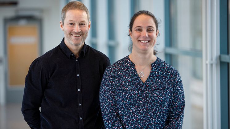 Fredrik Almqvist och Marta Bally ska leda UCMR, Umeå Centre for Microbial Research, framåt. Förordnandet sträcker sig fram till slutet av 2026. Foto: Mattias Pettersson/Umeå Universitet