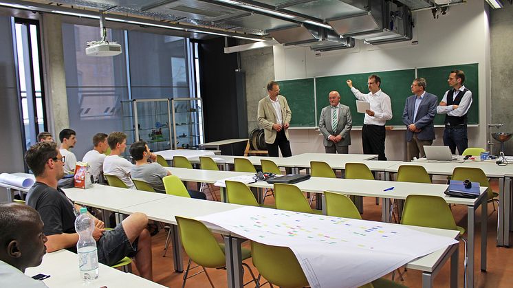 Neuer Honorarprofessor für Geschäftsprozess- und Fabrikmanagement“ am Fachbereich Ingenieur- und Naturwissenschaften (INW)