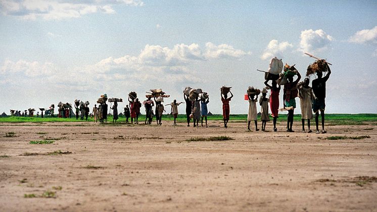 Refugees from the oil war, Unity State, 2002. Foto: Sven Torfinn.
