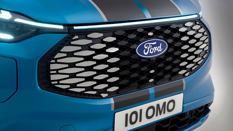Ford E-Transit Custom Sport Digital AquaBlue (5)