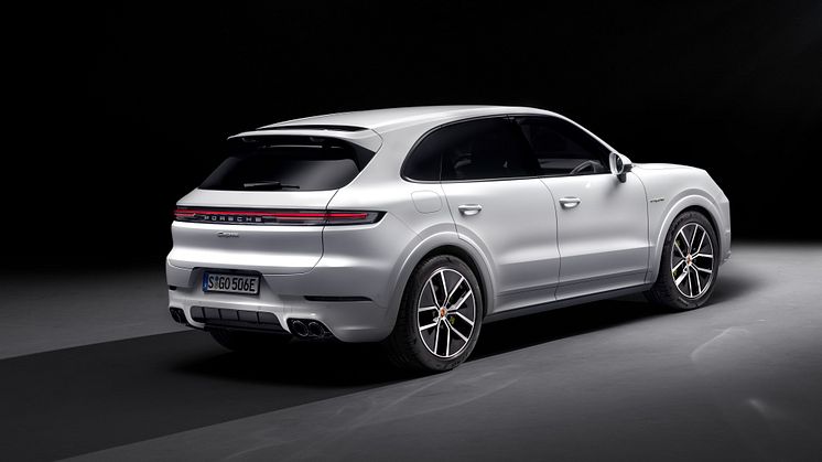 Cayenne_E-Hybrid_exterior__3_4_Heck_Kopie_highres