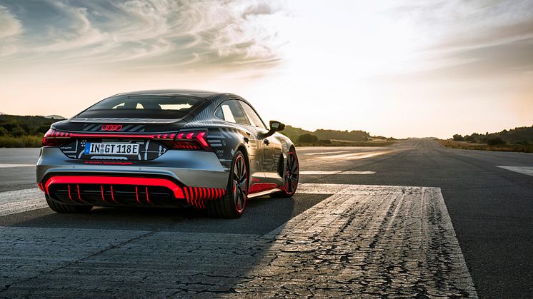 Den viste model er en Audi RS e-tron GT prototype, og altså ikke den model, det er muligt at pre-booke.