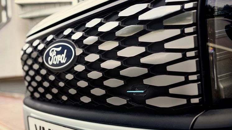 2023 FORD E-Tourneo Courier Active (10)